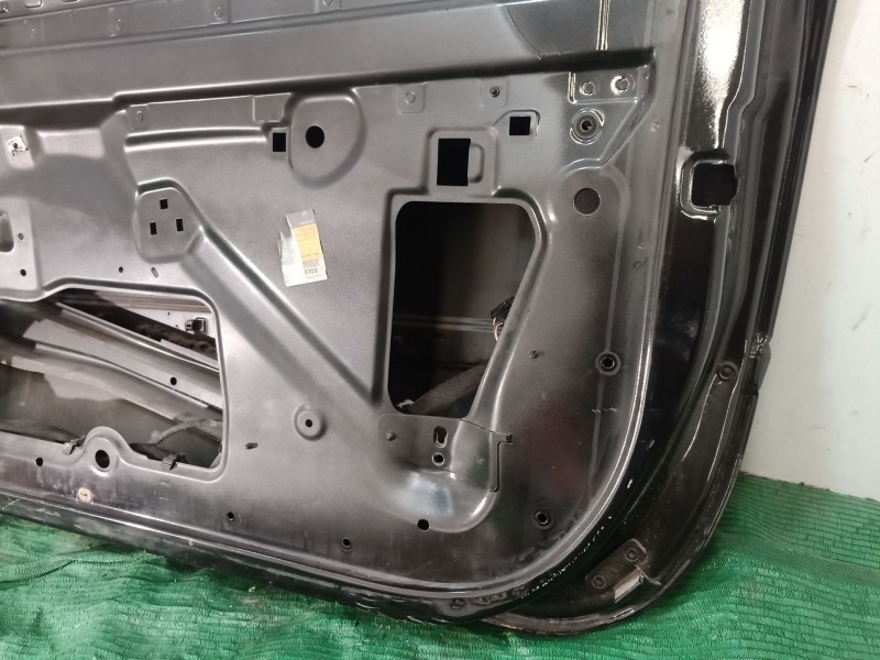 Recambio de puerta delantera derecha para renault clio iii 1.2 16v referencia OEM IAM   