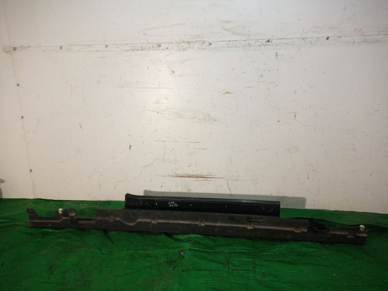 Recambio de faldon lateral para mini mini (f55) cooper d referencia OEM IAM 51777 51777 51777