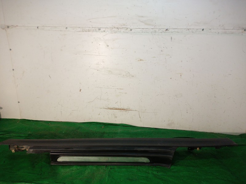 Recambio de faldon lateral para mini mini (f55) cooper d referencia OEM IAM 51777 51777 51777