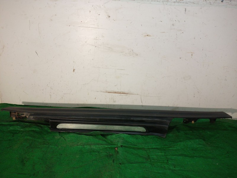 Recambio de faldon lateral para mini mini (f55) cooper d referencia OEM IAM 51777 51777 51777