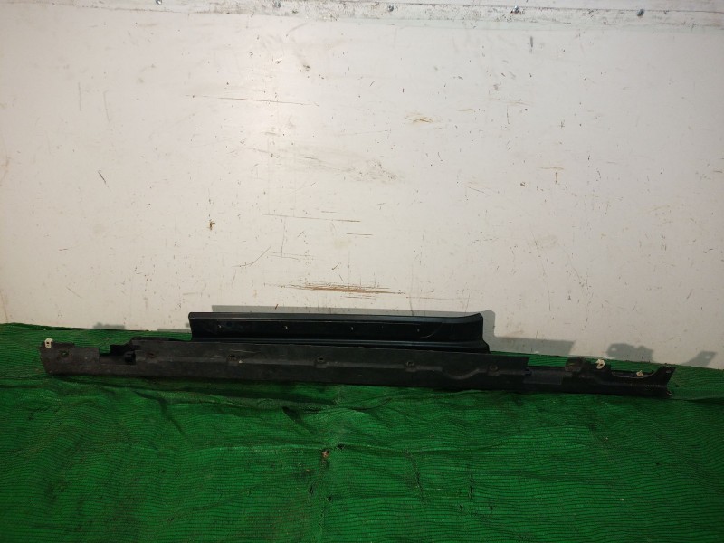 Recambio de faldon lateral para mini mini (f55) cooper d referencia OEM IAM 51777 51777 51777