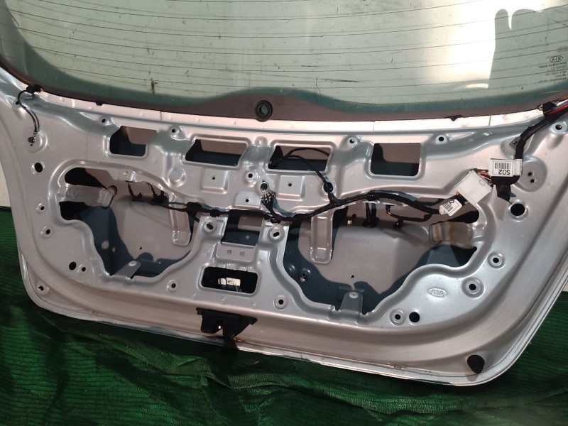 Recambio de porton trasero para kia cee´d hatchback (ed) 1.6 crdi 90 referencia OEM IAM   