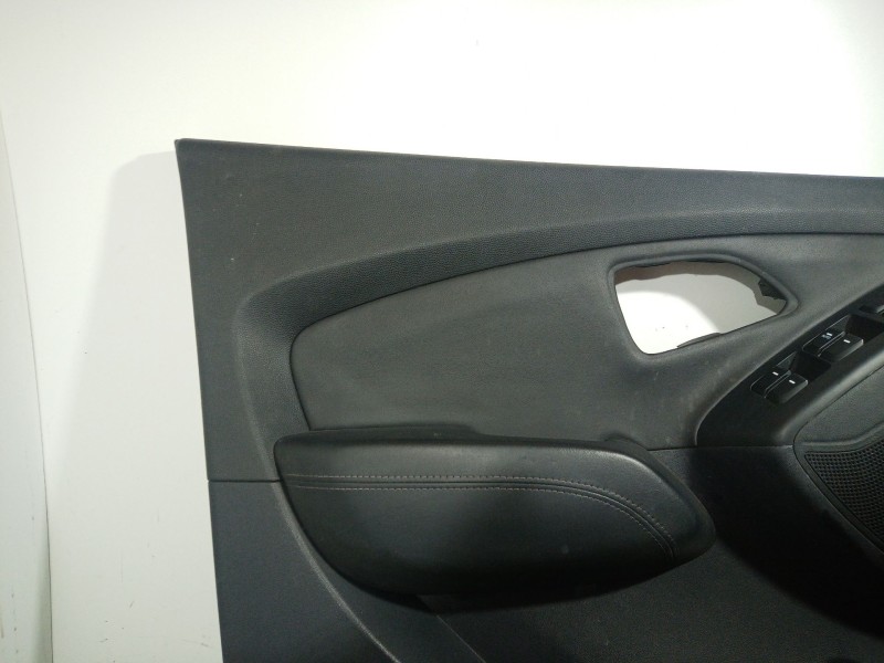 Recambio de guarnecido puerta delantera izquierda para hyundai ix35 (lm, el, elh) 1.6 referencia OEM IAM 823702Y000 823702Y000 8