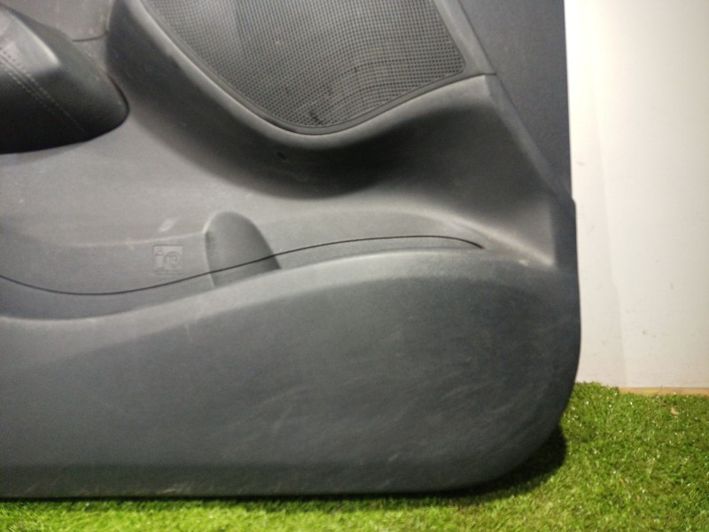 Recambio de guarnecido puerta delantera izquierda para hyundai ix35 (lm, el, elh) 1.6 referencia OEM IAM 823702Y000 823702Y000 8