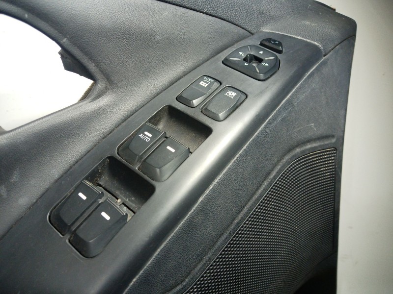 Recambio de guarnecido puerta delantera izquierda para hyundai ix35 (lm, el, elh) 1.6 referencia OEM IAM 823702Y000 823702Y000 8