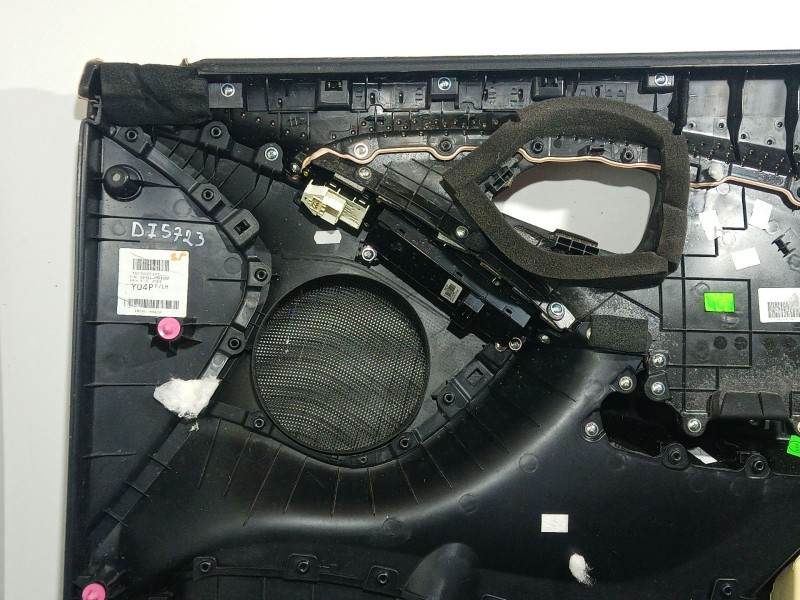 Recambio de guarnecido puerta delantera izquierda para hyundai ix35 (lm, el, elh) 1.6 referencia OEM IAM 823702Y000 823702Y000 8