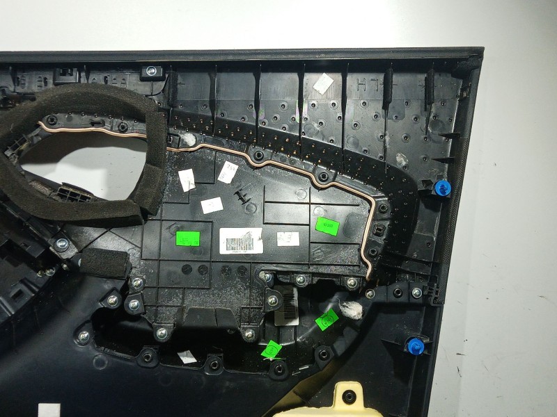 Recambio de guarnecido puerta delantera izquierda para hyundai ix35 (lm, el, elh) 1.6 referencia OEM IAM 823702Y000 823702Y000 8