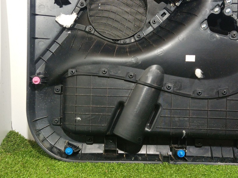 Recambio de guarnecido puerta delantera izquierda para hyundai ix35 (lm, el, elh) 1.6 referencia OEM IAM 823702Y000 823702Y000 8