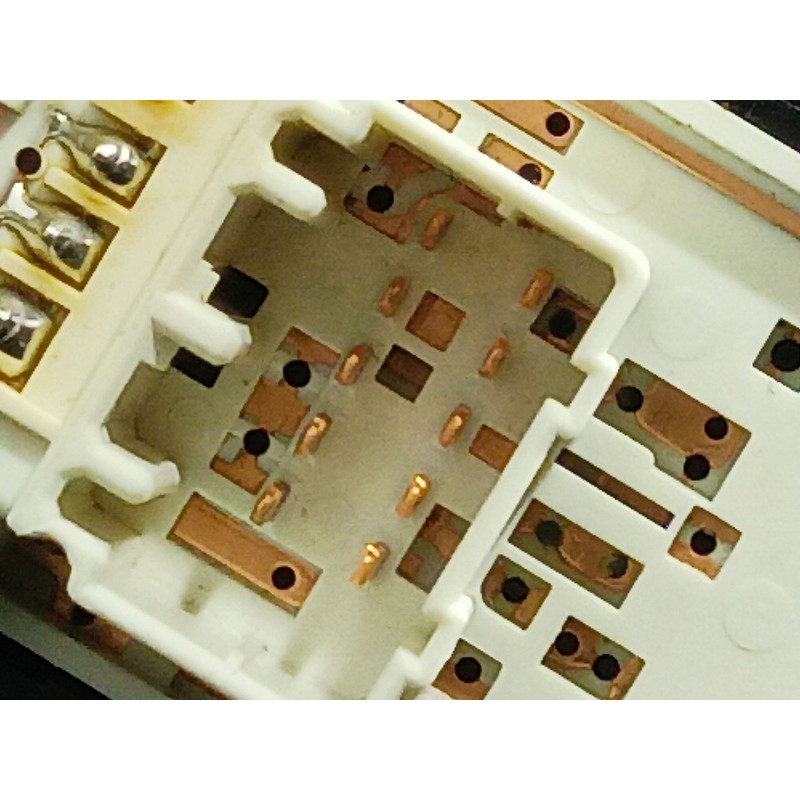 Recambio de guarnecido puerta delantera izquierda para hyundai ix35 (lm, el, elh) 1.6 referencia OEM IAM 823702Y000 823702Y000 8