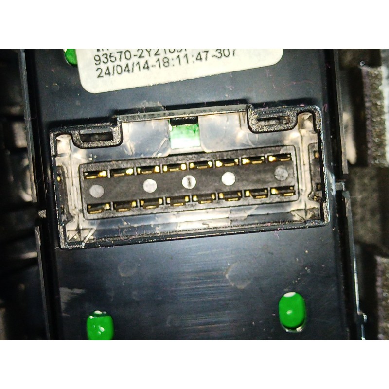 Recambio de guarnecido puerta delantera izquierda para hyundai ix35 (lm, el, elh) 1.6 referencia OEM IAM 823702Y000 823702Y000 8