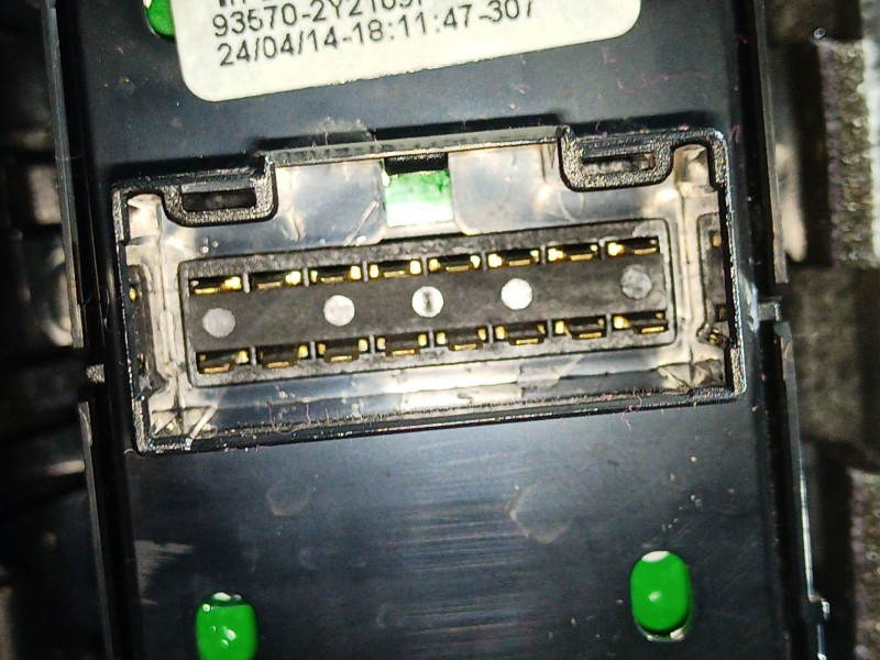 Recambio de guarnecido puerta delantera izquierda para hyundai ix35 (lm, el, elh) 1.6 referencia OEM IAM 823702Y000 823702Y000 8