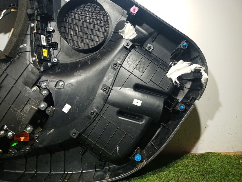 Recambio de guarnecido puerta trasera derecha para hyundai ix35 (lm, el, elh) 1.6 referencia OEM IAM   