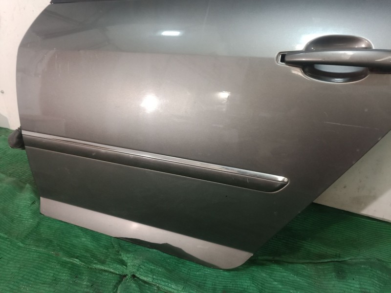Recambio de puerta trasera izquierda para peugeot 407 sport referencia OEM IAM   