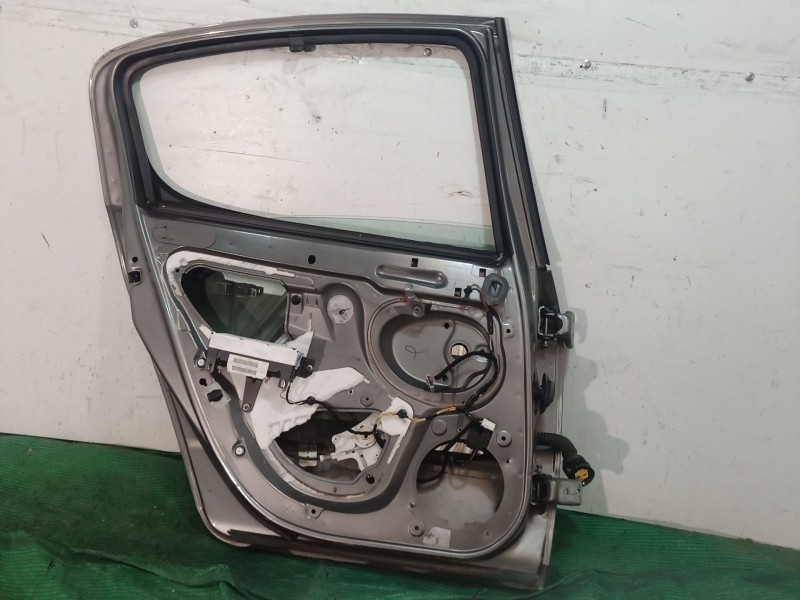 Recambio de puerta trasera izquierda para peugeot 407 sport referencia OEM IAM   