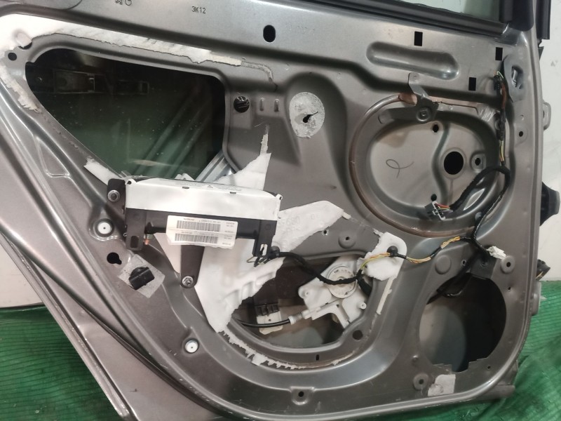 Recambio de puerta trasera izquierda para peugeot 407 sport referencia OEM IAM   