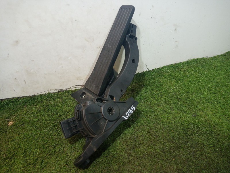 Recambio de pedal acelerador para hyundai i30 (gd) 1.4 referencia OEM IAM 327003XXXX 327003XXXX 327003XXXX