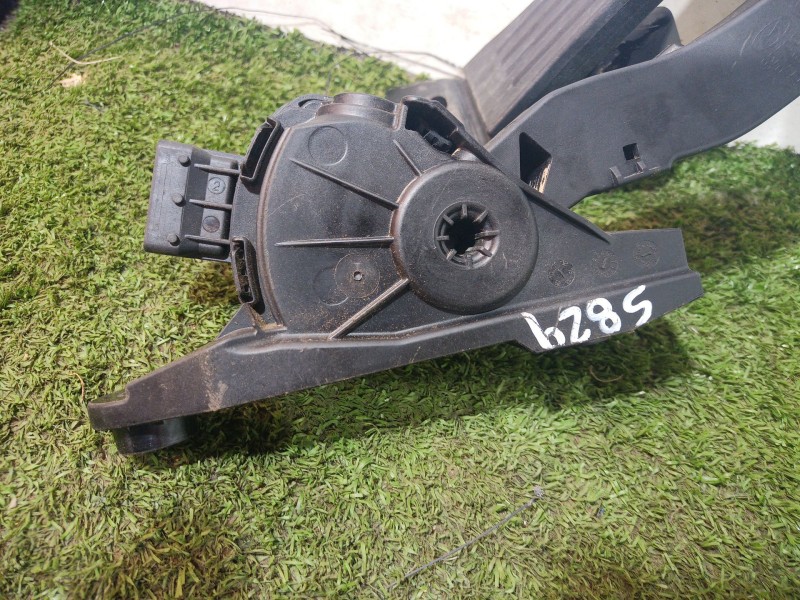 Recambio de pedal acelerador para hyundai i30 (gd) 1.4 referencia OEM IAM 327003XXXX 327003XXXX 327003XXXX