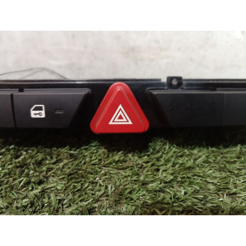 Recambio de warning para kia cee´d hatchback (ed) 1.6 crdi 90 referencia OEM IAM   