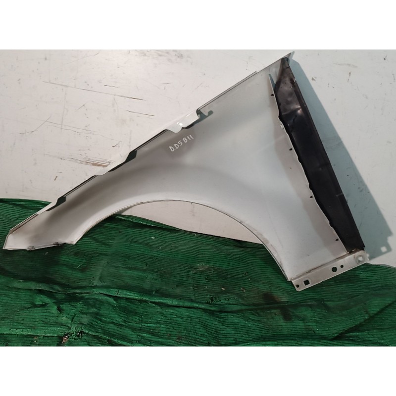 Recambio de aleta delantera derecha para mercedes-benz clase c (w204) c 200 cdi (204.001) referencia OEM IAM   