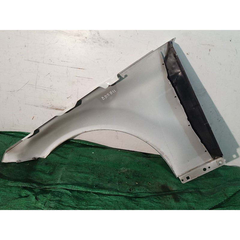 Recambio de aleta delantera derecha para mercedes-benz clase c (w204) c 200 cdi (204.001) referencia OEM IAM   