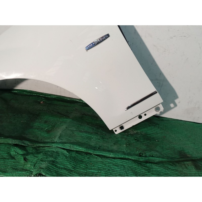 Recambio de aleta delantera izquierda para mercedes-benz clase c (w204) c 200 cdi (204.001) referencia OEM IAM   