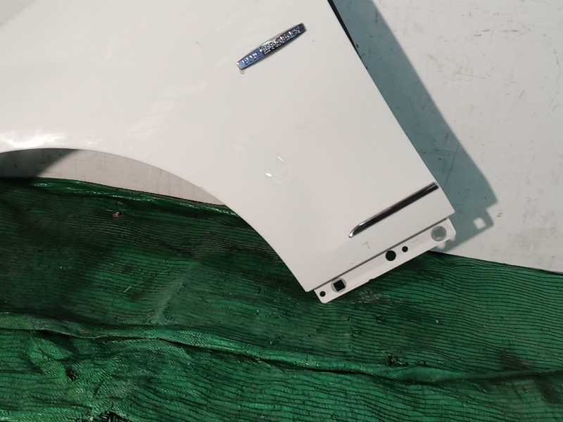 Recambio de aleta delantera izquierda para mercedes-benz clase c (w204) c 200 cdi (204.001) referencia OEM IAM   