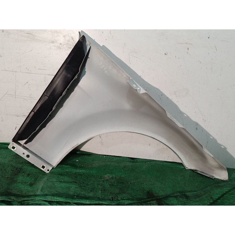 Recambio de aleta delantera izquierda para mercedes-benz clase c (w204) c 200 cdi (204.001) referencia OEM IAM   