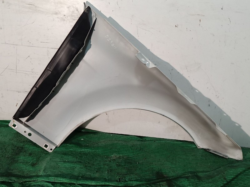 Recambio de aleta delantera izquierda para mercedes-benz clase c (w204) c 200 cdi (204.001) referencia OEM IAM   