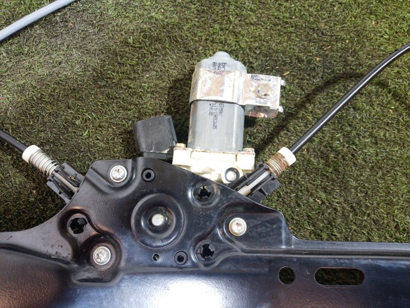 Recambio de elevalunas delantero derecho para bmw 5 (e60) 520 i referencia OEM IAM 7075668E 7075668E 7034352S