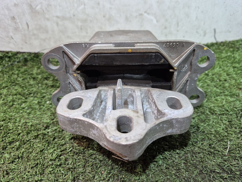 Recambio de soporte motor para mini mini (f55) cooper d referencia OEM IAM 17276810 17276810 685345305