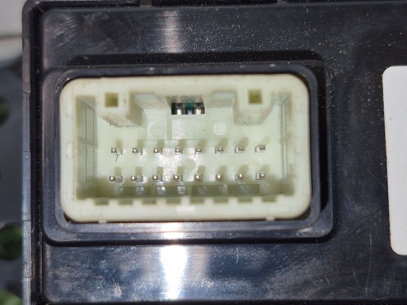 Recambio de mando multifuncion para hyundai ioniq (ae) 1.6 gdi hybrid referencia OEM IAM   