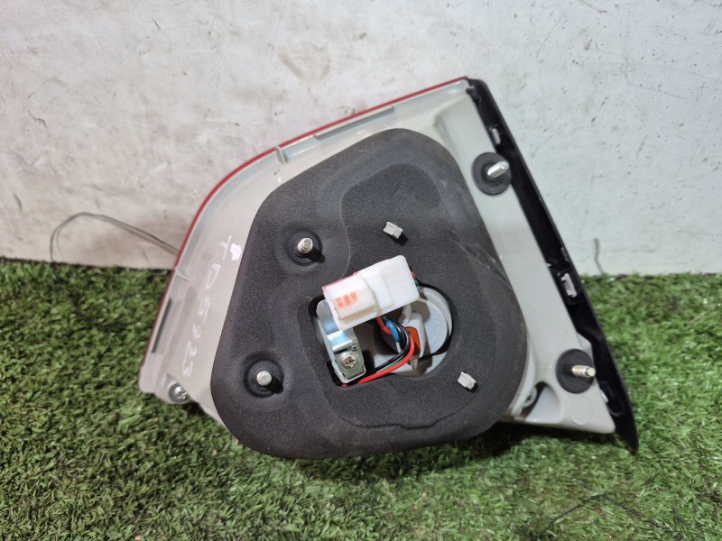 Recambio de piloto trasero derecho para hyundai ix35 (lm, el, elh) 1.6 referencia OEM IAM E1313926 E1313926 924042Y5RH