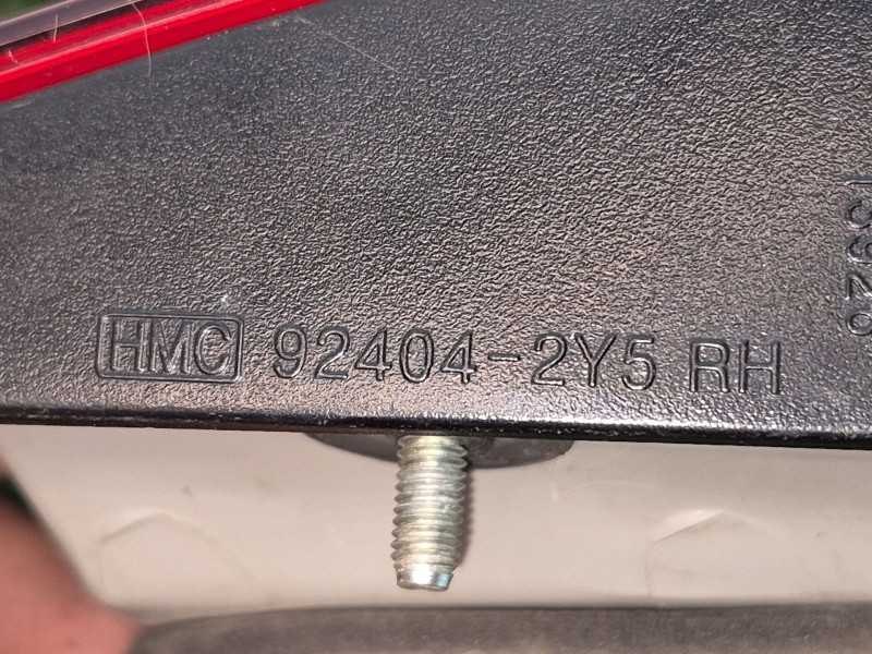 Recambio de piloto trasero derecho para hyundai ix35 (lm, el, elh) 1.6 referencia OEM IAM E1313926 E1313926 924042Y5RH