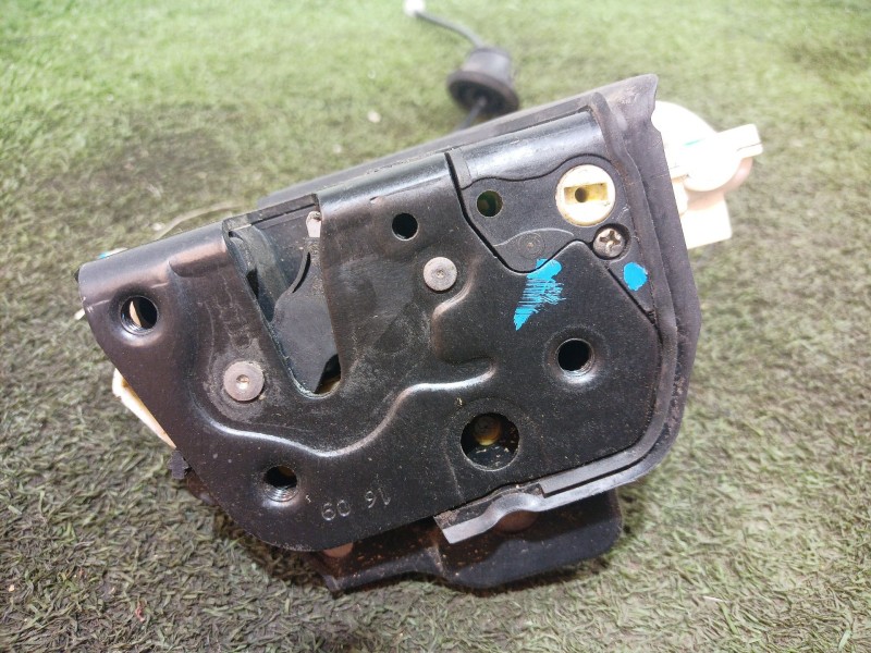 Recambio de cerradura puerta delantera derecha para seat exeo (3r2) 2.0 tdi referencia OEM IAM   