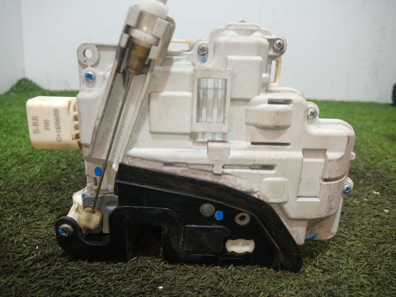 Recambio de cerradura puerta delantera derecha para seat exeo (3r2) 2.0 tdi referencia OEM IAM   