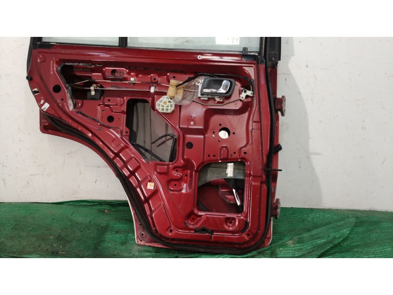 Recambio de puerta trasera izquierda para mitsubishi montero (v20/v40) 2500 td glx (5-ptas.) referencia OEM IAM    Recambio de puerta trasera izquierda para mitsubishi montero (v20/v40) 2500 td glx (5-ptas.) referencia OEM IAM