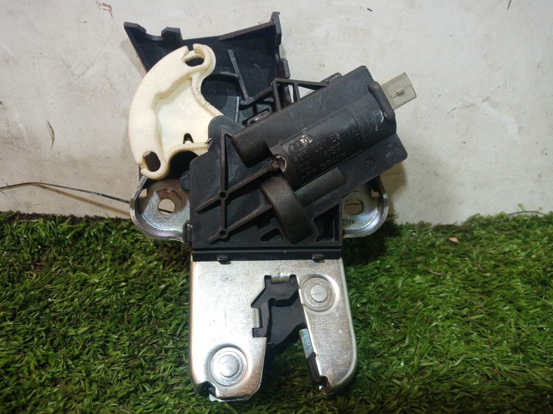 Recambio de cerradura maletero / porton para seat exeo (3r2) 2.0 tdi referencia OEM IAM 4F5827505 4F5827505 4F5827505