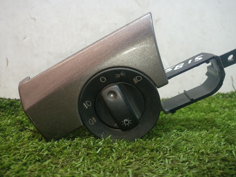 Recambio de mando luces para seat exeo (3r2) 2.0 tdi referencia OEM IAM BK73R0941531 BK73R0941531 BK73R0941531