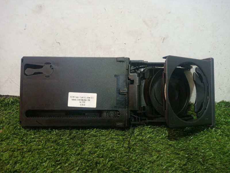 Recambio de guantera para seat exeo (3r2) 2.0 tdi referencia OEM IAM 8H186253417S 8H186253417S 8H186253417S