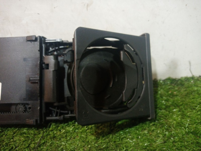 Recambio de guantera para seat exeo (3r2) 2.0 tdi referencia OEM IAM 8H186253417S 8H186253417S 8H186253417S