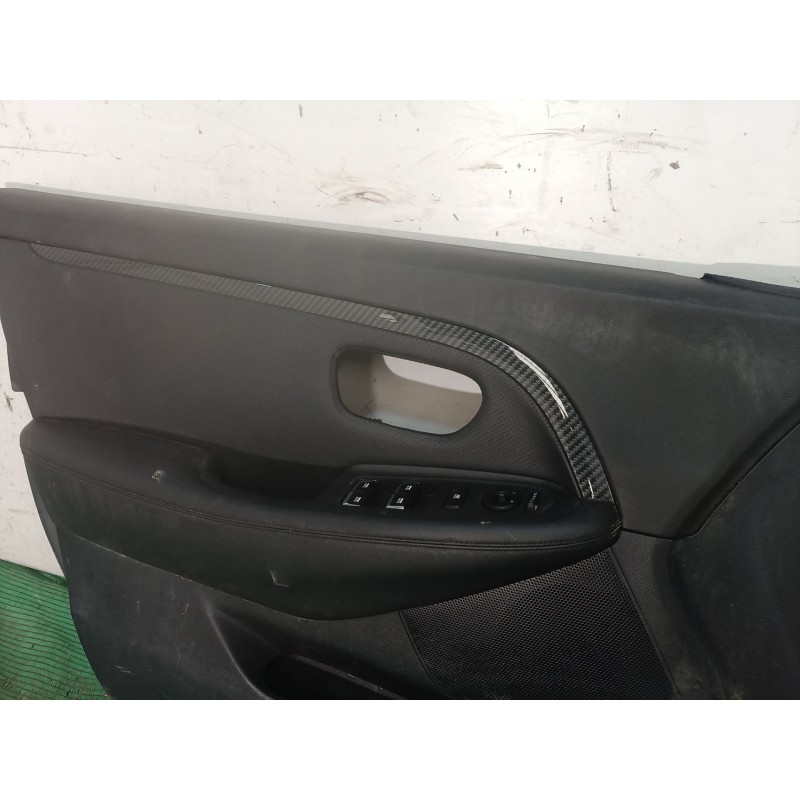 Recambio de guarnecido puerta delantera izquierda para kia carens iv 1.7 crdi referencia OEM IAM   