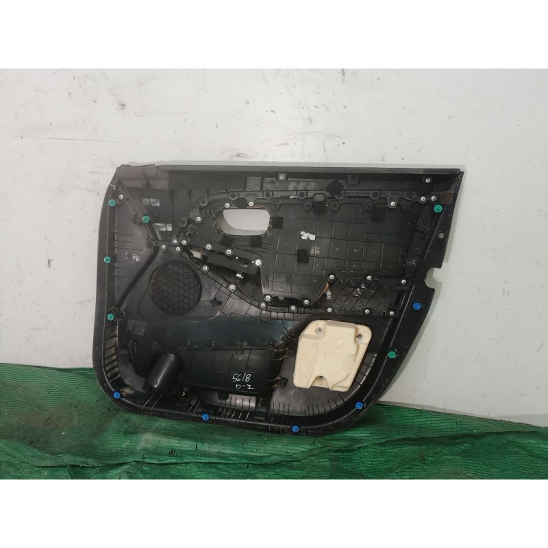 Recambio de guarnecido puerta delantera izquierda para kia carens iv 1.7 crdi referencia OEM IAM   