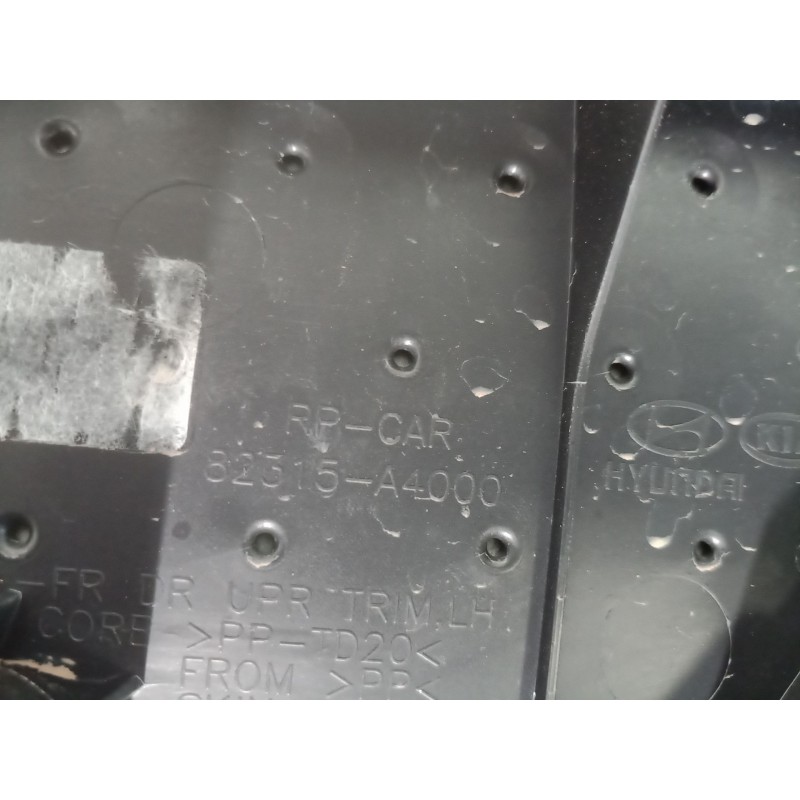 Recambio de guarnecido puerta delantera izquierda para kia carens iv 1.7 crdi referencia OEM IAM   