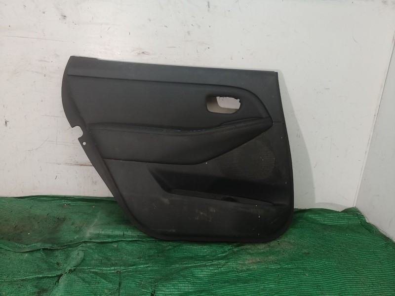 Recambio de guarnecido puerta trasera izquierda para kia carens iv 1.7 crdi referencia OEM IAM   