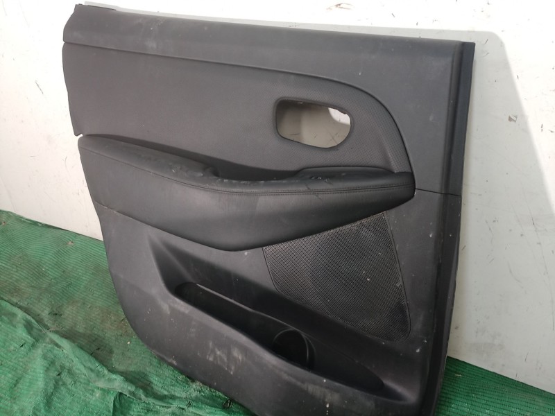 Recambio de guarnecido puerta trasera izquierda para kia carens iv 1.7 crdi referencia OEM IAM   