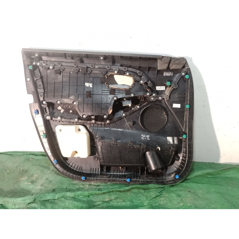 Recambio de guarnecido puerta delantera derecha para kia carens iv 1.7 crdi referencia OEM IAM   