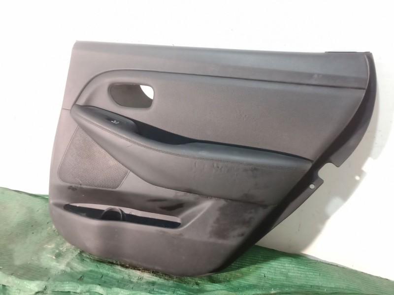 Recambio de guarnecido puerta trasera derecha para kia carens iv 1.7 crdi referencia OEM IAM   