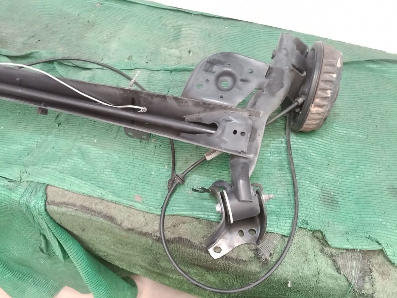 Recambio de puente trasero para renault zoe 2014 referencia OEM IAM   