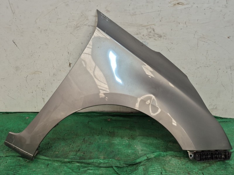 Recambio de aleta delantera derecha para kia carens iv 1.7 crdi referencia OEM IAM   