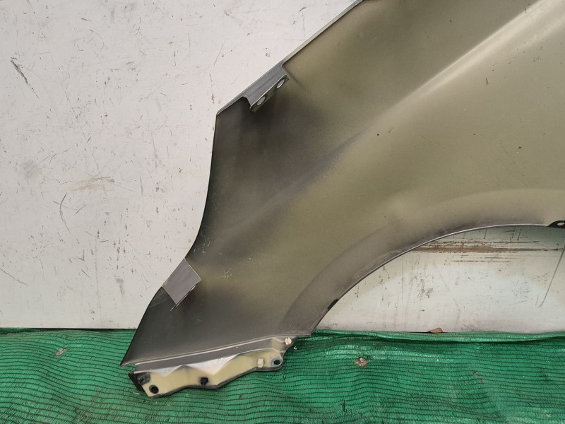 Recambio de aleta delantera derecha para kia carens iv 1.7 crdi referencia OEM IAM   